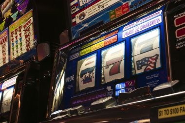 Live dealer shuffling and dealing cards